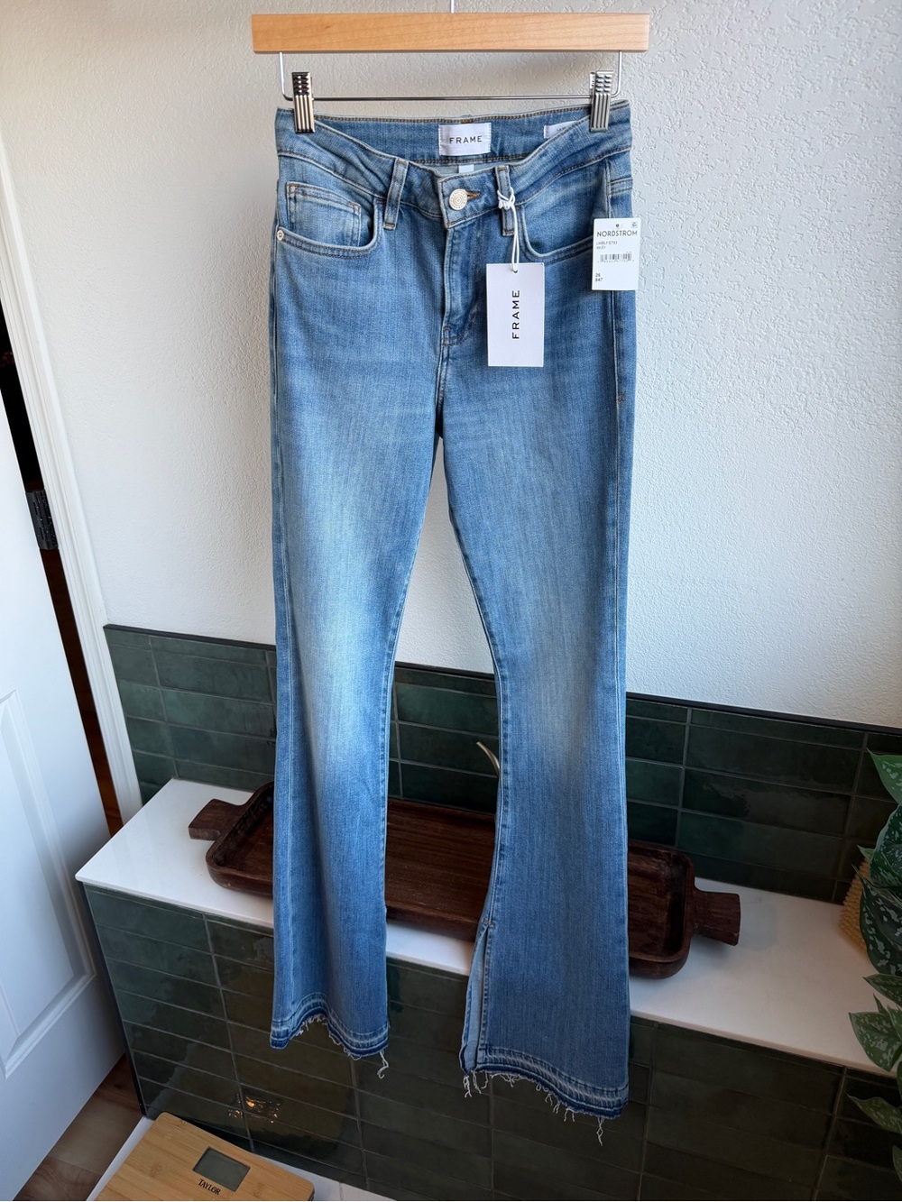 FRAME Le Mini Boot Jeans Wavey Wash split frayed hem. Size 26. NWT.